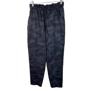Lululemon Women's Size 8 Black Gray Camouflage Drawstring Waist Athletic Pants